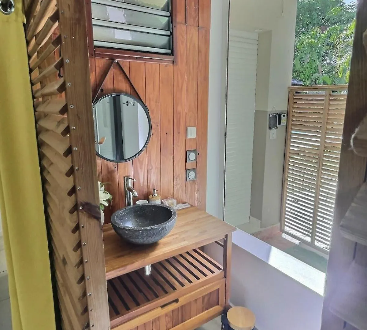 Joli T2 Au Gosier Avec Piscine Parfait Pour Couple Ou Famille, Plage A 5 Min Le Gosier