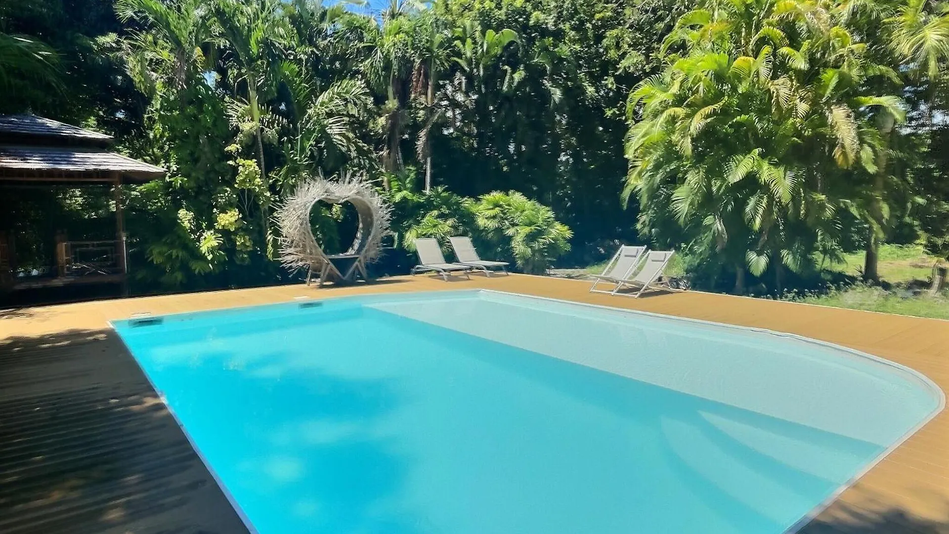Joli T2 Au Gosier Avec Piscine Parfait Pour Couple Ou Famille, Plage A 5 Min Le Gosier  Guadalupe
